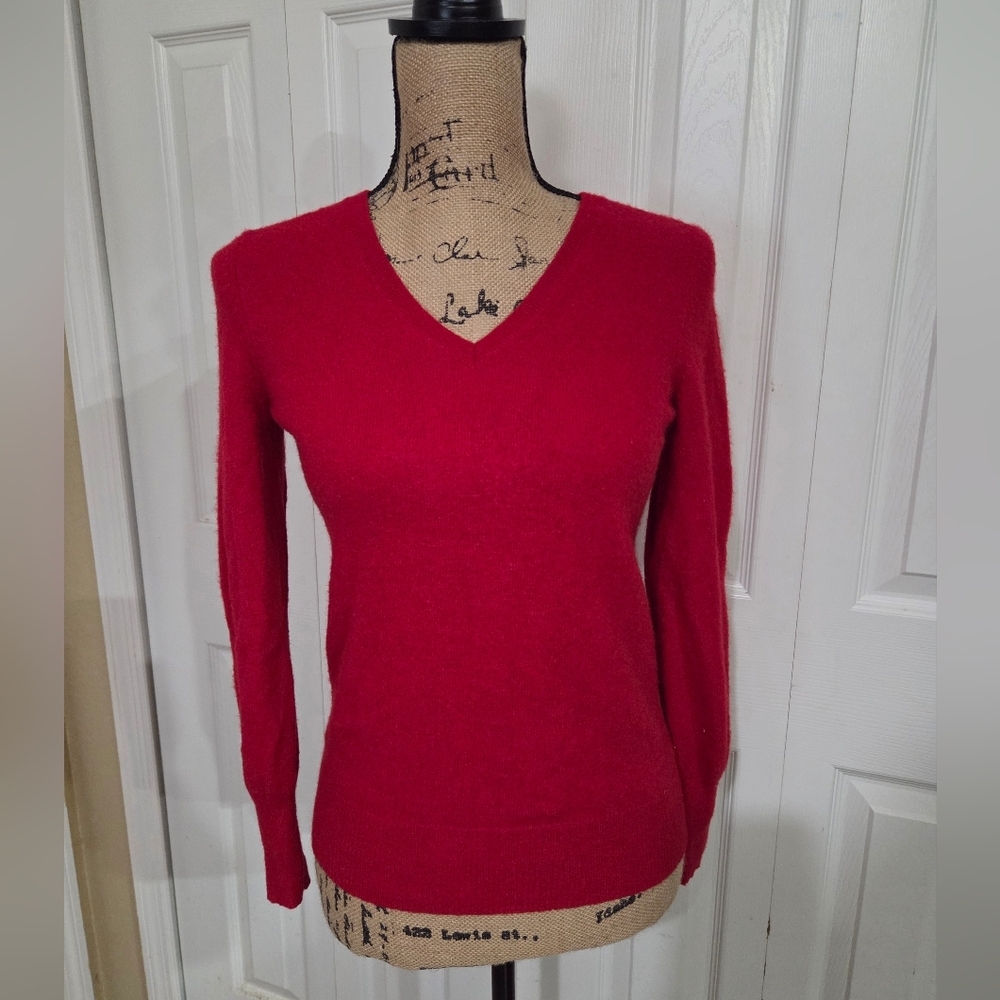 Only Mine Women's 100% Cashmere V-Neck Red Sweater